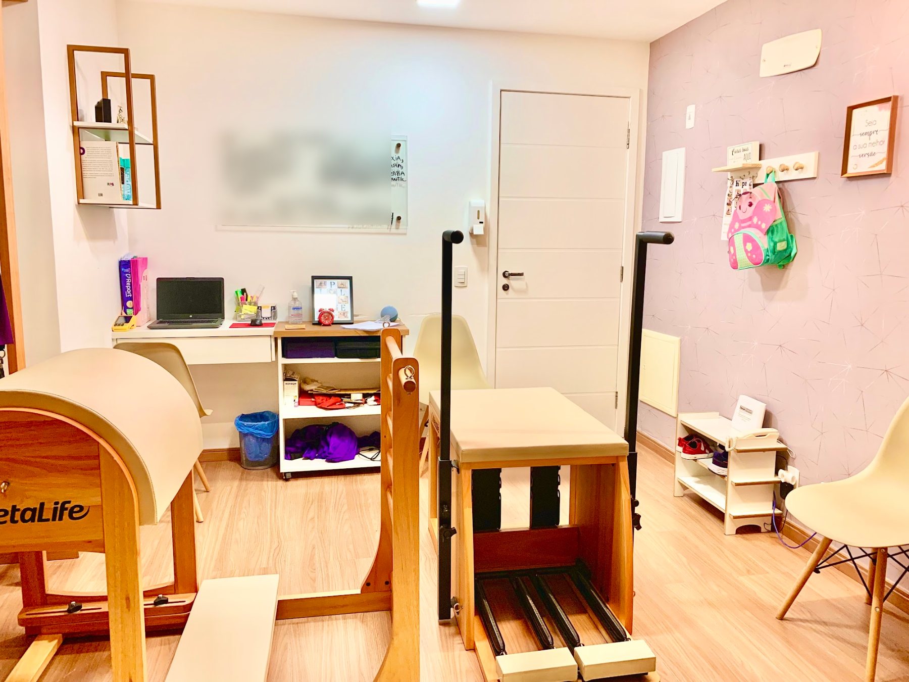 Sala de Pilates do Studio Hope Icaraí com aparelhos